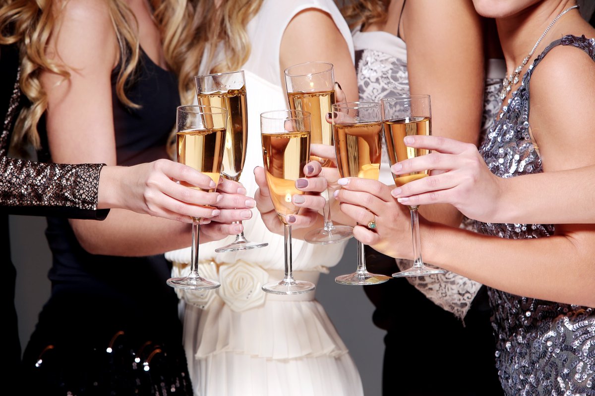 SpicyHen's tweet photo. Is a #HenParty really a hen party without #Champagne?! Our amazing champagne tasting sessions are one to beat! https://t.co/Sl2Gqcqicw https://t.co/AShSAGgmEJ