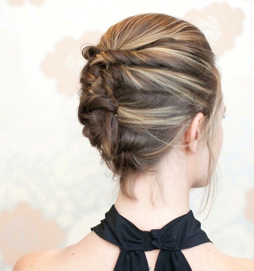 TheBeautyHub__'s tweet photo. Textured French Twist for your formal events.
#hair #hairstyle #braidedhair #frenchtwist #formalhairstyle #wickedbeauty https://t.co/FI8Qig8BAk