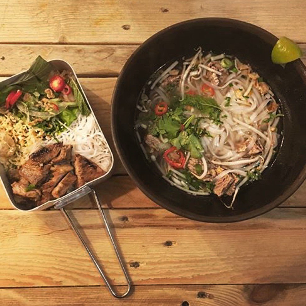 BangBangHawker's tweet photo. Pho or vermicelli noodles - it's a toughie. Find a friend who likes to share. 📷: @BethSeptember https://t.co/jgccU5ebaF