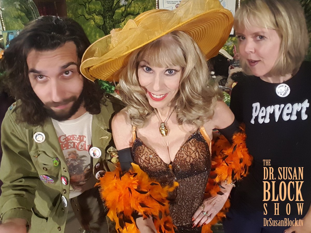 Bonoboville's tweet photo. #Cougar fun on #KinkMonth3 w/ @DrSuzy & #HelloCougar's @SallyMullins1:
https://t.co/HKDyM77Ur5💃🏽
#Pervert #FemCom #Maturewomen #AntiTrump https://t.co/RIWZuSlg61