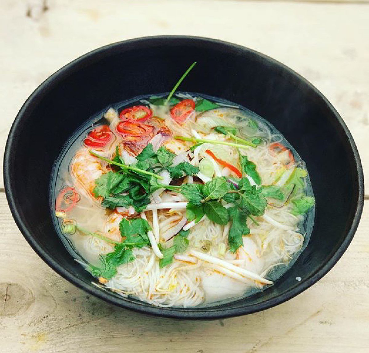 BangBangHawker's tweet photo. Bun Tom Hue - go get 'em tiger! (Prawn!) 📷: @nassersfood https://t.co/xPoaKIVp3H