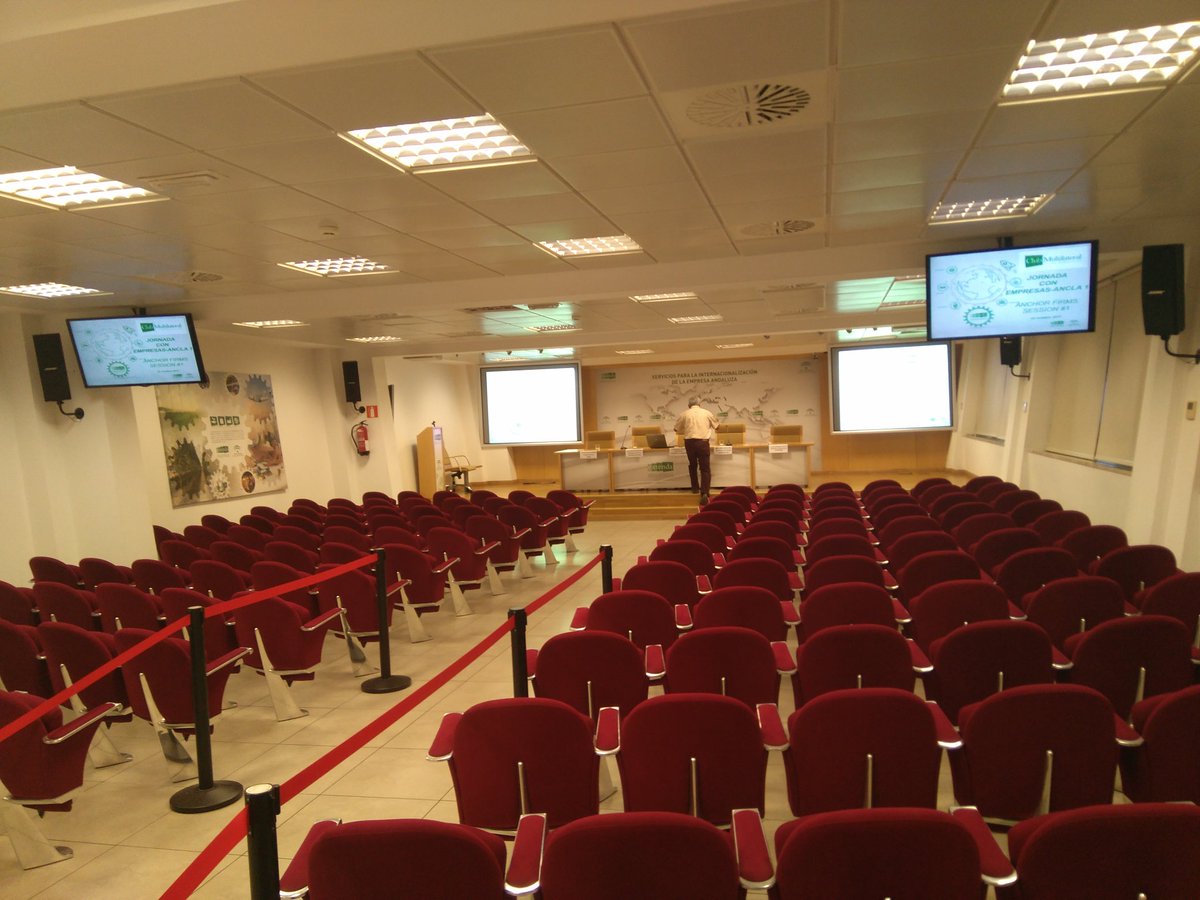 esanarr's tweet photo. Todo preparado para la primera jornada con empresas-ancla del #ClubMultilateral 2017-18 de @extendajunta #multilaterales https://t.co/lQ0FK751wZ