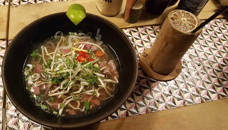 BangBangHawker's tweet photo. Cocktails &amp; pho - a pho-nominal combination! 📷: @byronfung https://t.co/coxco7wNE9