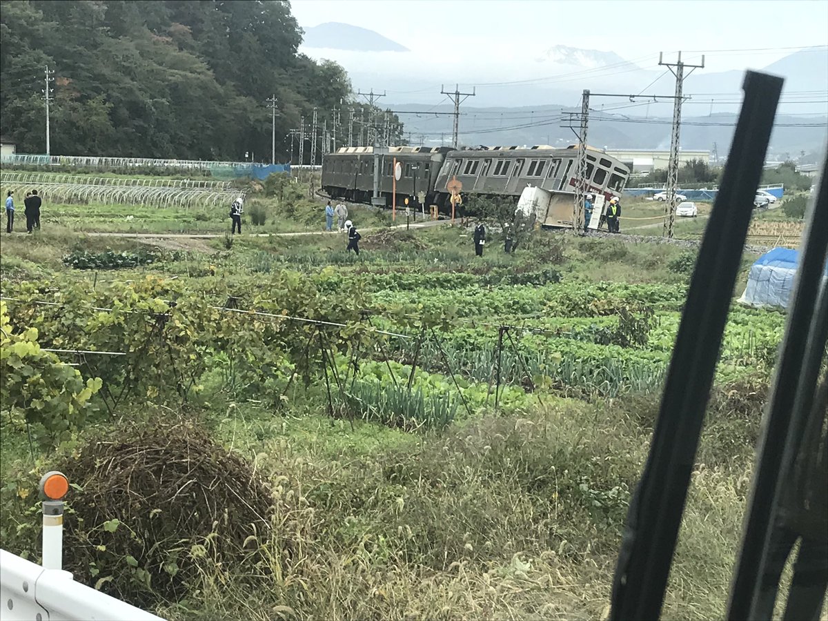 siro1586's tweet photo. 今日の事故現場 https://t.co/zvuz8ShZq0