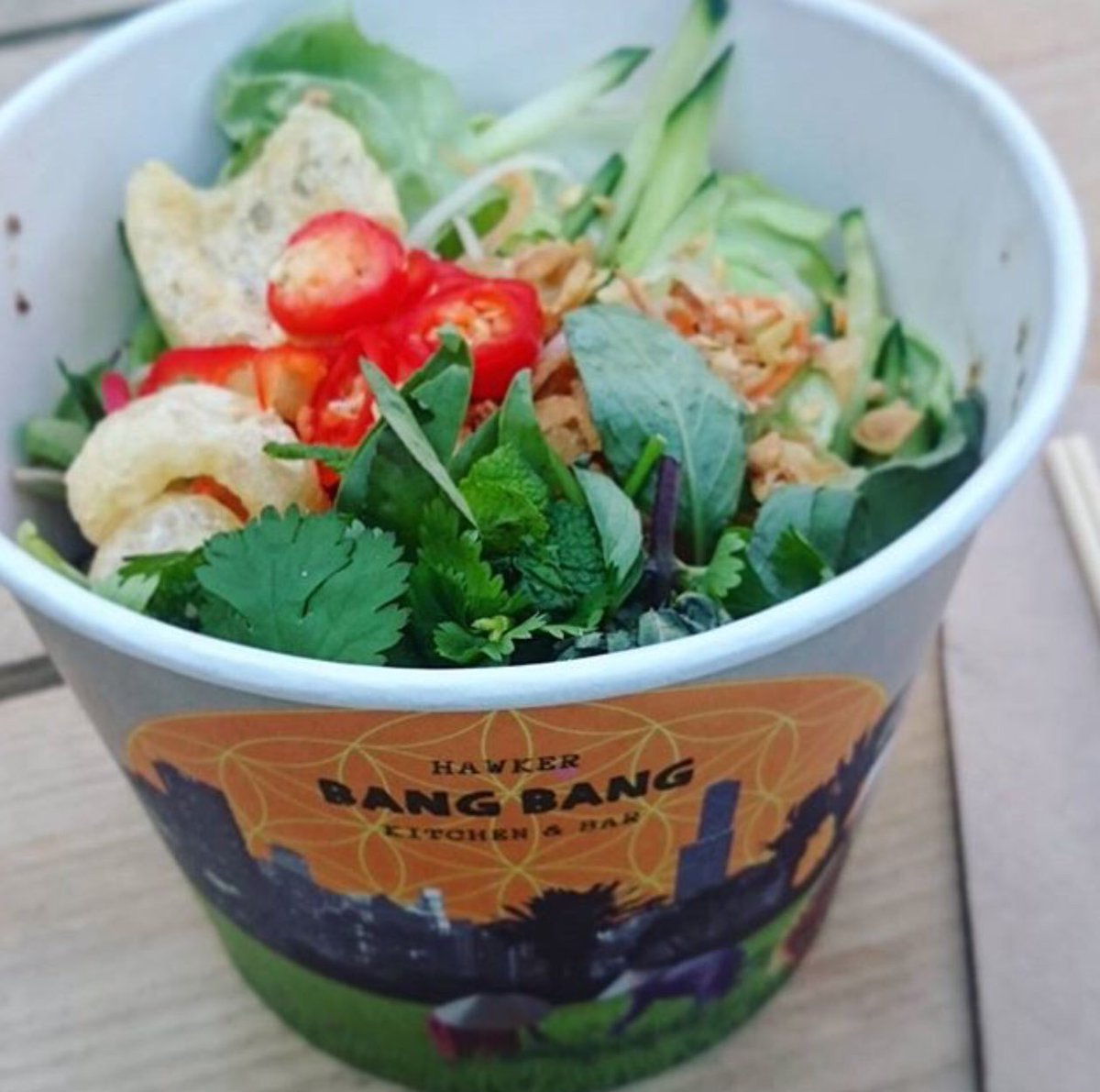 BangBangHawker's tweet photo. 'The refreshing &amp; satisfying Bun Thit Nuong. Cold rice noodles with lemongrass chargrilled pork.' 📷: @chowingchandra https://t.co/dzzXK9uRVq