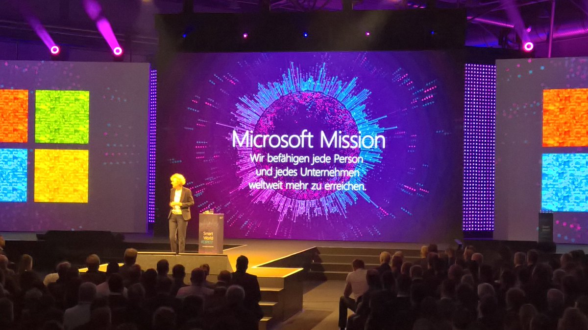 ebizcon's tweet photo. Fast schon philosophisches Mission Statement von Microsoft präsentiert von @bendiek auf der #DPK17 #ebizcon https://t.co/GmOYyFbkdJ
