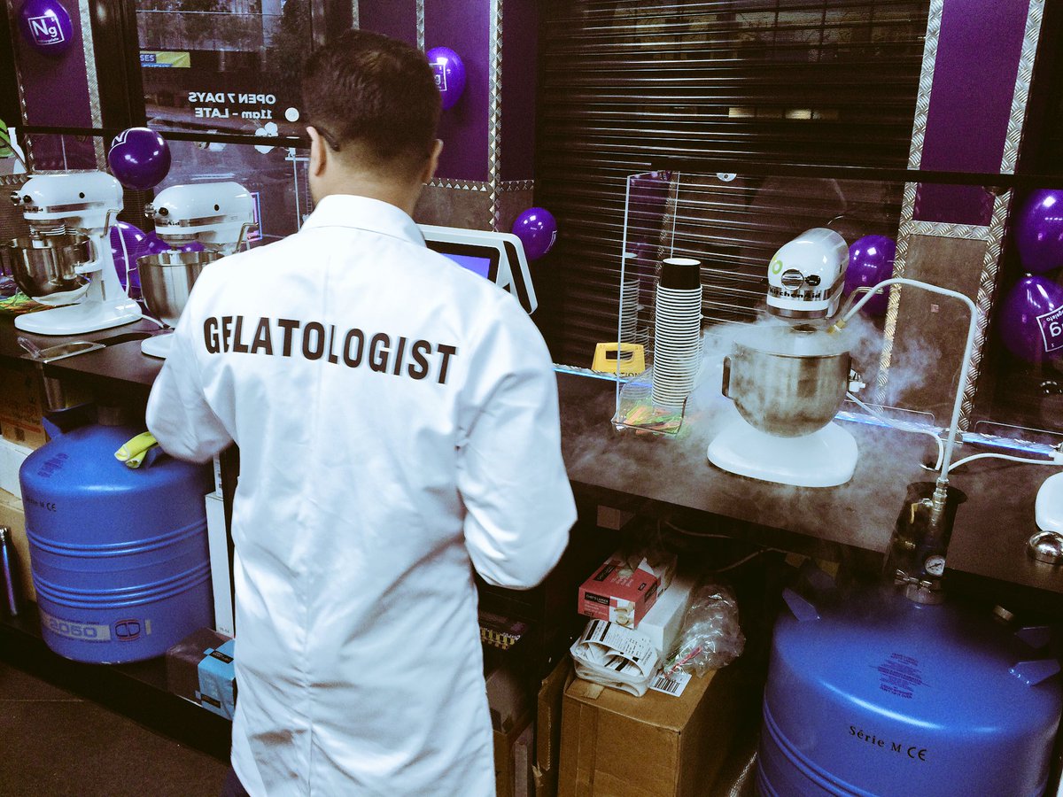 ItsOLY's tweet photo. Zaheer Mahmood - Gelatologist - is hard at work!

Ice cream at #NitroGelato in #Bradford is frozen with #LiquidNitrogen. More 👉🏾 @BBCLeeds https://t.co/jXwDuQc5bL