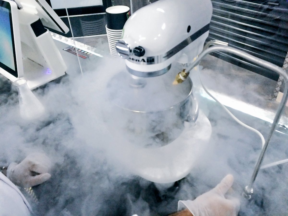 ItsOLY's tweet photo. Zaheer Mahmood - Gelatologist - is hard at work!

Ice cream at #NitroGelato in #Bradford is frozen with #LiquidNitrogen. More 👉🏾 @BBCLeeds https://t.co/jXwDuQc5bL