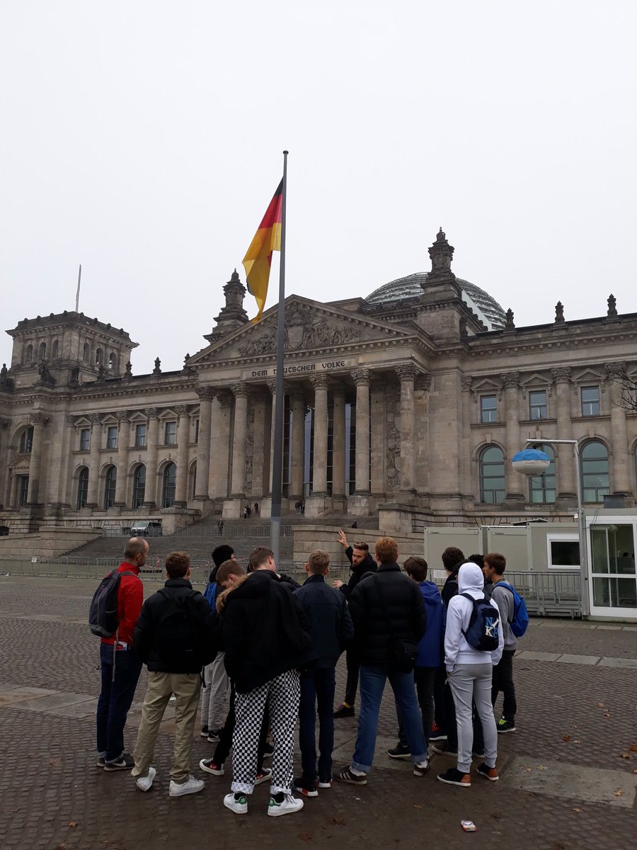 DC_DesignTech's tweet image. We've just met our tour guide, Mark, and were really looking forward to exploring the city with him for the next 3 hours #exploreberlin