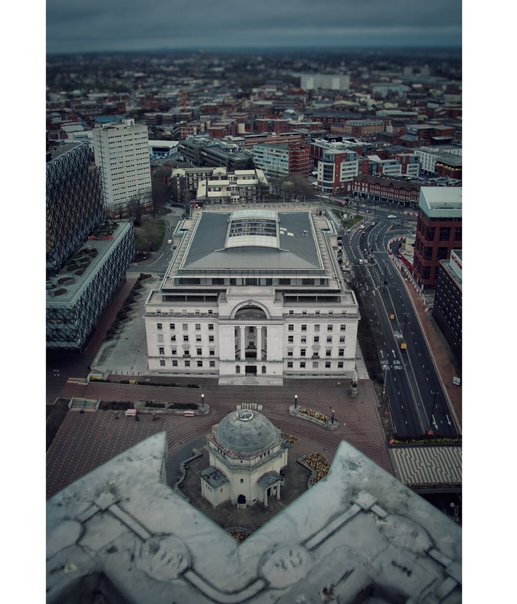 BethAstington's tweet photo. Baskerville House and the Hall Of Memory, framed by the edge of the Alpha Tower https://t.co/VyFIU7l5pe #rooftoptuesdays #Birmingham https://t.co/DAI82Oqijl