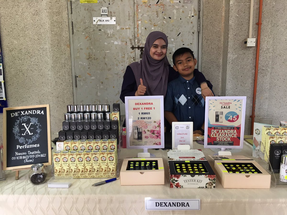 econsfest18's tweet photo. Dexandra is also here at D'bazaar π±π₯Come and check them out, we're sure you will find scent that you will like! Booth V23 #efest17 #dbazaar https://t.co/arwZNJzTz3