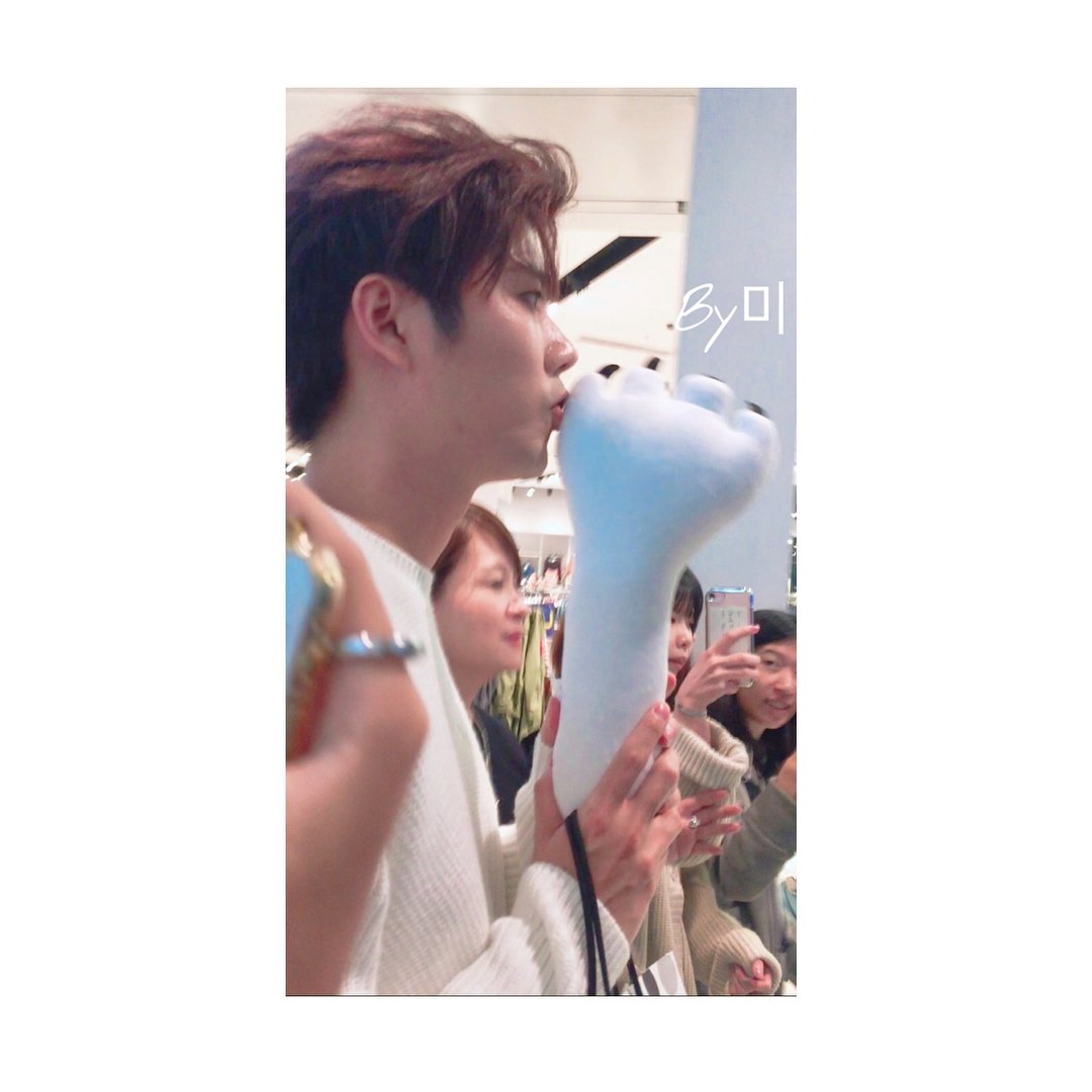 ArabTS_SS501's tweet photo. صور كيم كيو جونغ بعد انتهاء حفل Korea Beauty في تايوان
#ArabTSWithSS501Forever https://t.co/Uctx70Iyip