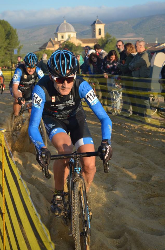 CICLOCLINIC's tweet photo. MÁSTER 
Mientras el resto cuenta los años, los sabios viven cada momento.
#CXtime @Ridley_Bikes #CXCampDeMirra https://t.co/HIV4C4JV3D