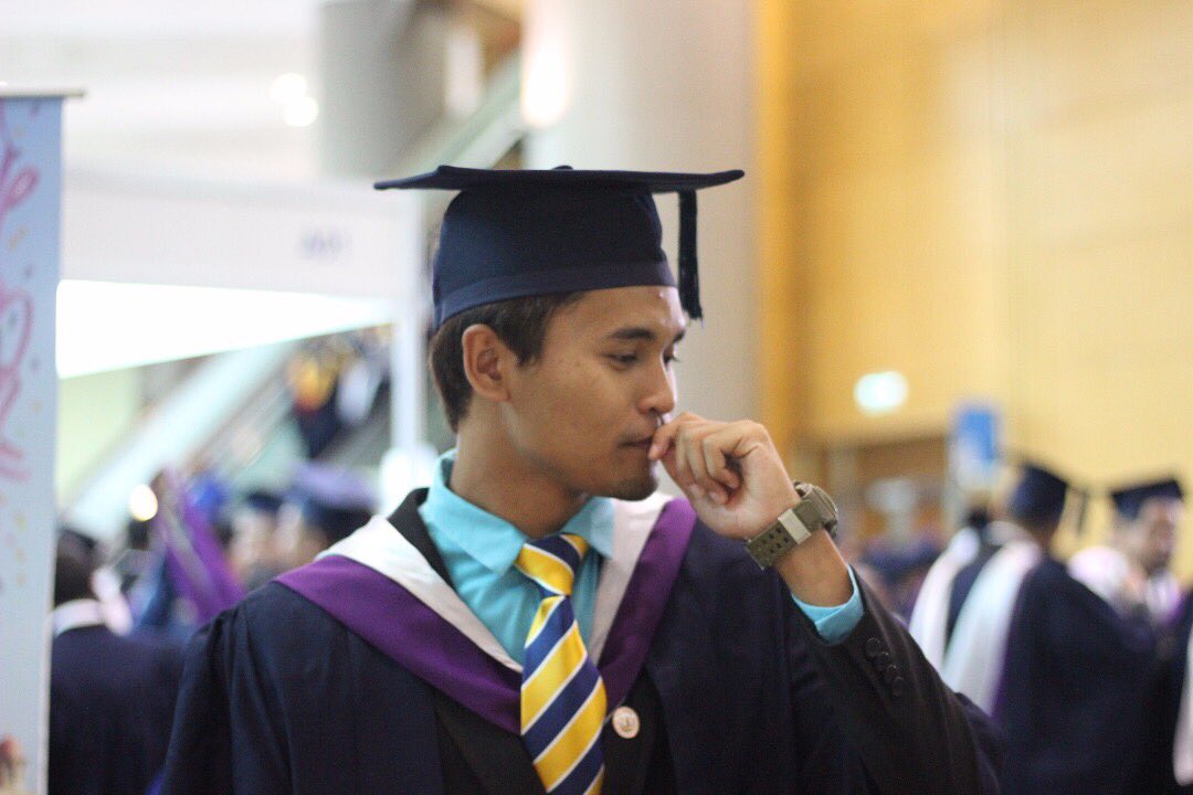ZahrulDarius's tweet image. Dua kali bergraduasi, dalam tahun yang sama. Semuanya dengan izin Allah. Alhamdulillah. 

#UniKConvo2017 #UniKLnProud #Class2017
