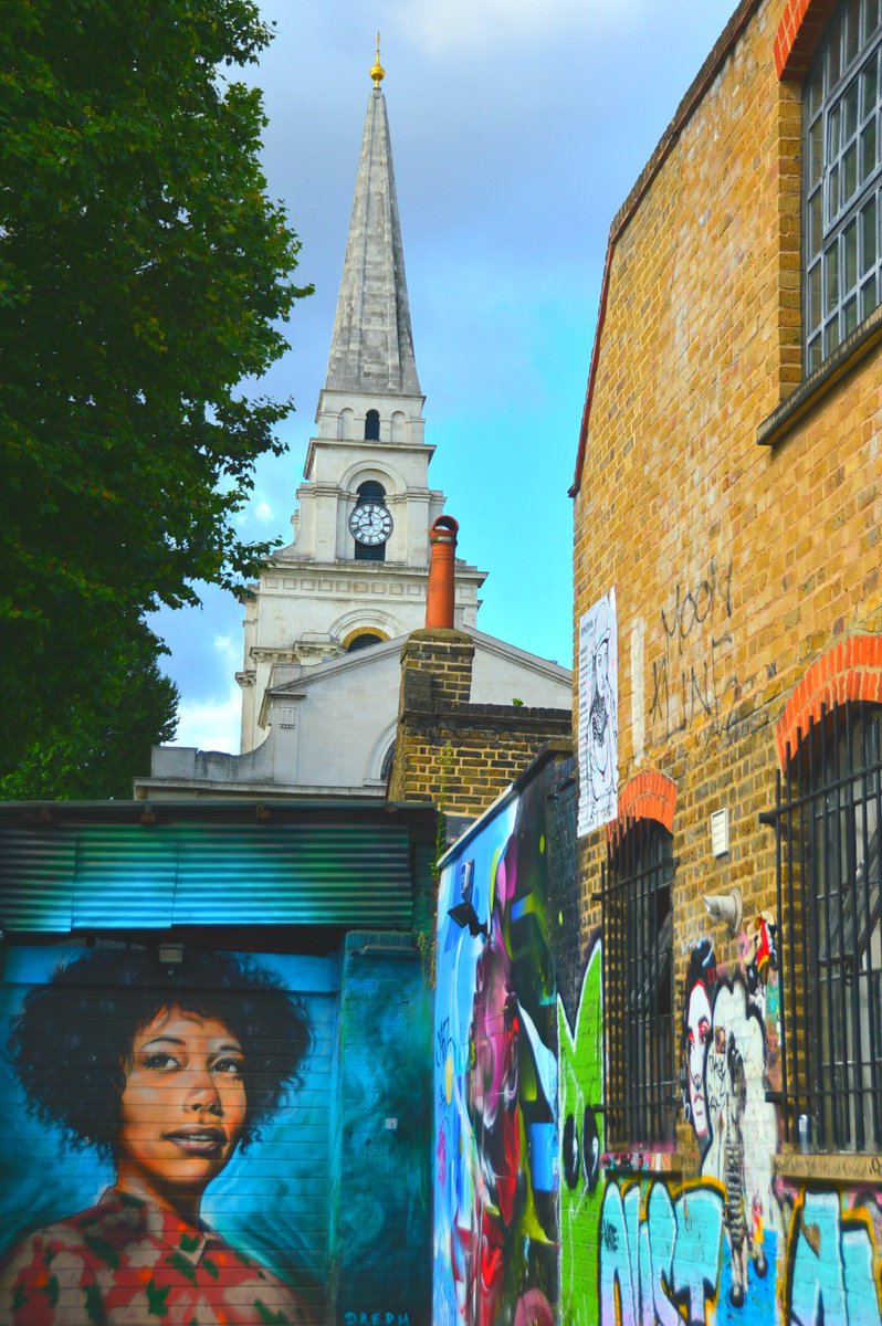 theboutiqueadv's tweet photo. love this is mix of old and new @LocalGuddy @visitlondon #london #londonstreetart #streetart #londontours #londonthingstodo https://t.co/TFaqilki2W