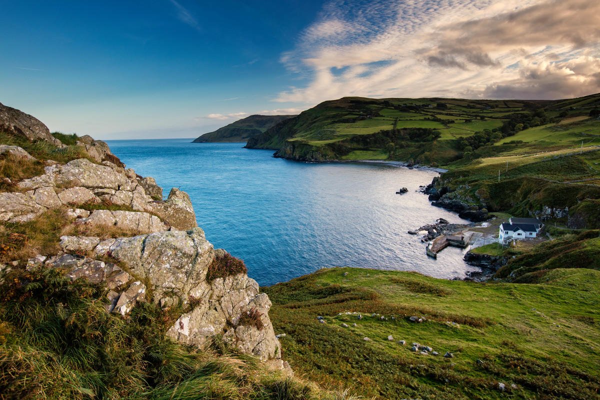 🥇 @LonelyPlanet announces Belfast &amp; the Causeway Coast as the number one region in the world to visit in 2018! fal.cn/tnh8 👏