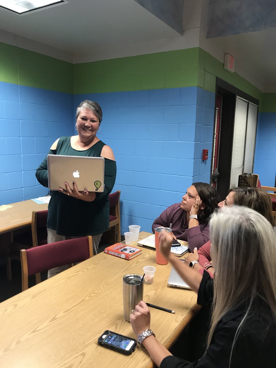 heidibristol's tweet photo. Third grade presenting yesterday! #ignitelearningBCPS #teacherexperts @rches_pirates https://t.co/zLB8K32HqN