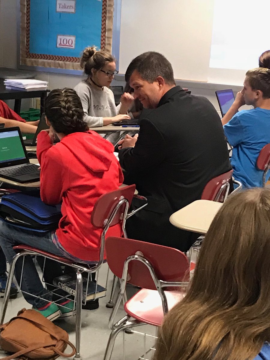 AnitaKilpatrick's tweet photo. I wonder if @shanebarnette knows the answers?
@VInemont middle school  math lesson with Susan Sellers https://t.co/ATl2Vk0iHC