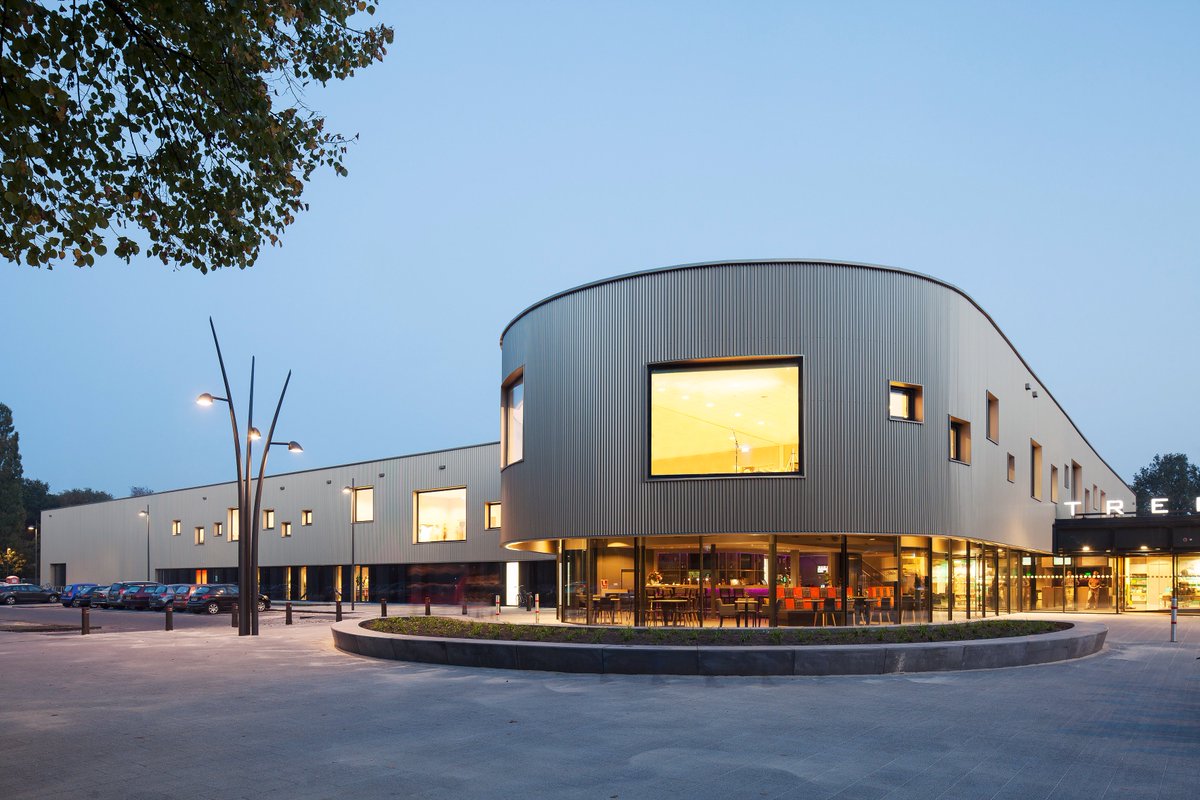 MoederscheimMoonen tweet media