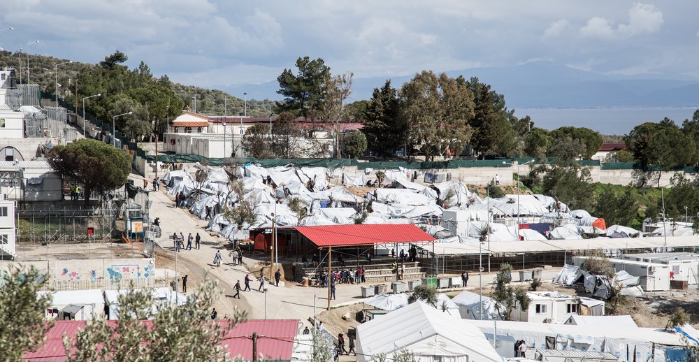 MSF_Sea's tweet photo. For months on #Lesvos, @MSF has treated 6 or 7 #people a week following suicide attempts, self harm or psychotic episodes. #OPENTHEISLANDS https://t.co/Vbms7Wgzhl