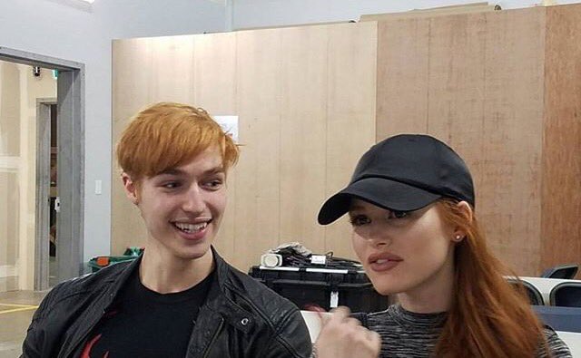 IvyBanksCU's tweet image. [•]
                    ʜᴇʀᴇ ᴄᴏᴍᴇs ᴛʀᴏᴜʙʟᴇ,
          ᴀɴᴅ ᴀ ᴡʜᴏʟᴇ ʟᴏᴛ ᴍᴏʀᴇ ғᴜɴ.