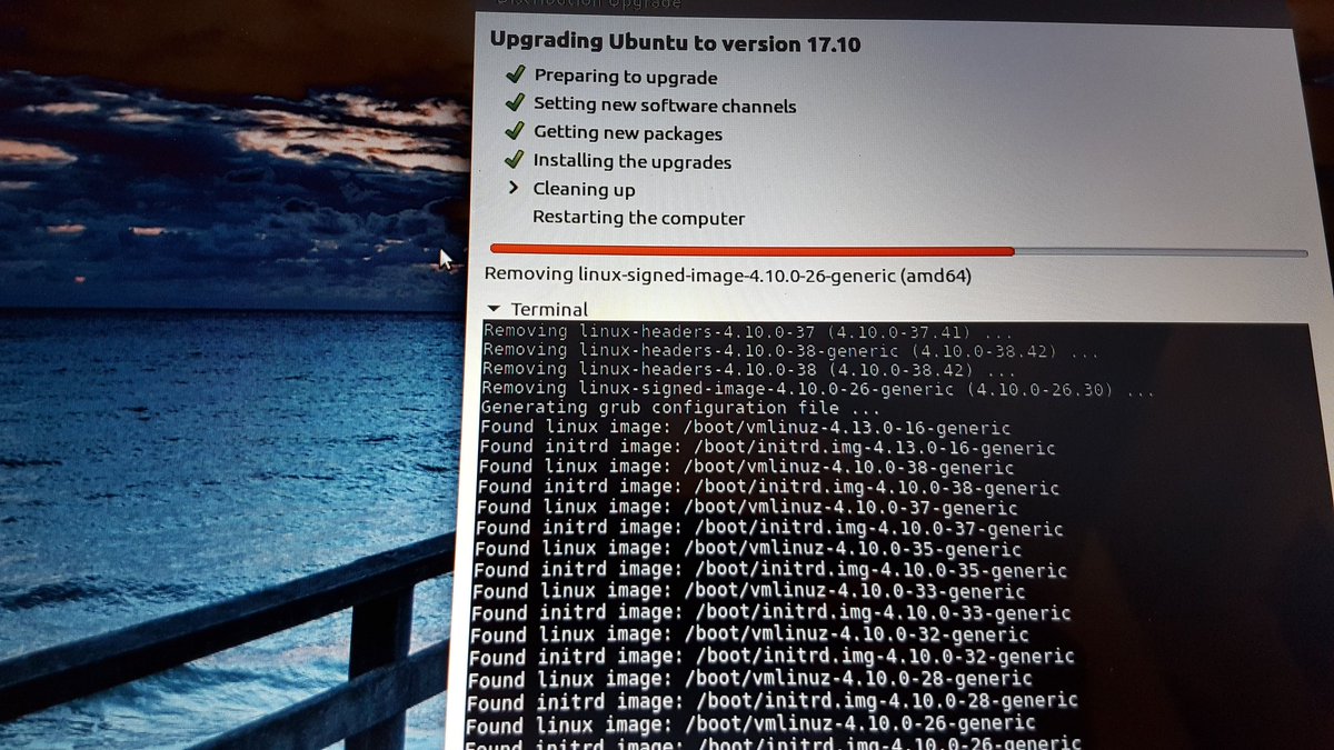 Erinazeus's tweet photo. Last weekend took the time to install &amp; play around with #Ubuntu1710. A big step forward! Am impressed! https://t.co/w6eJ4aNh57