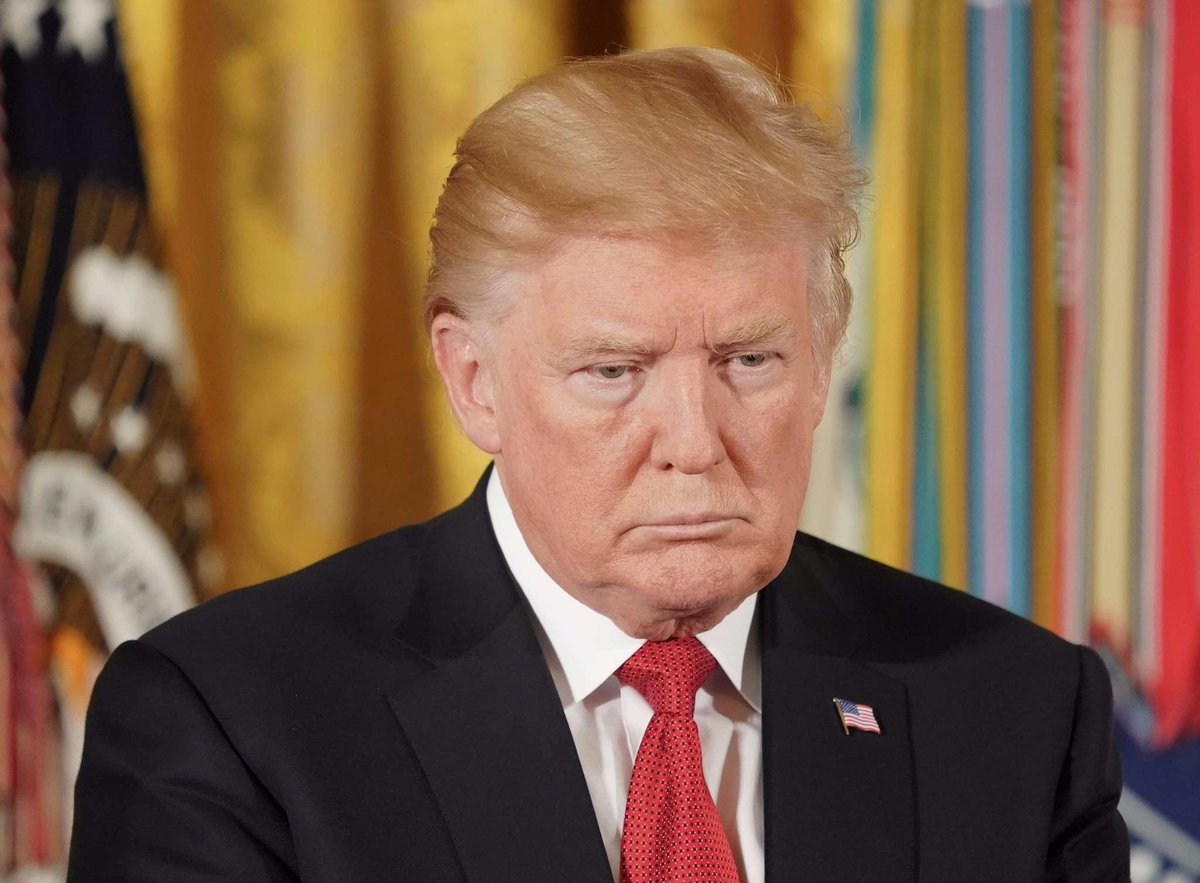 HighDesertGems's tweet photo. After delay, Trump fulfills his $25,000 promise to the father of a fallen U.S. soldier #bouncecheck 🤣@Bonn1eGreer https://t.co/xEVcJpxMPr https://t.co/2aipmizJdw