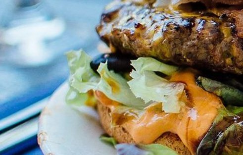chemiewijs's tweet photo. Heem-molecuul geeft smaak van vlees aan plantaardige burger: https://t.co/qQbJCvGqBJ https://t.co/UKFjjt62Qn