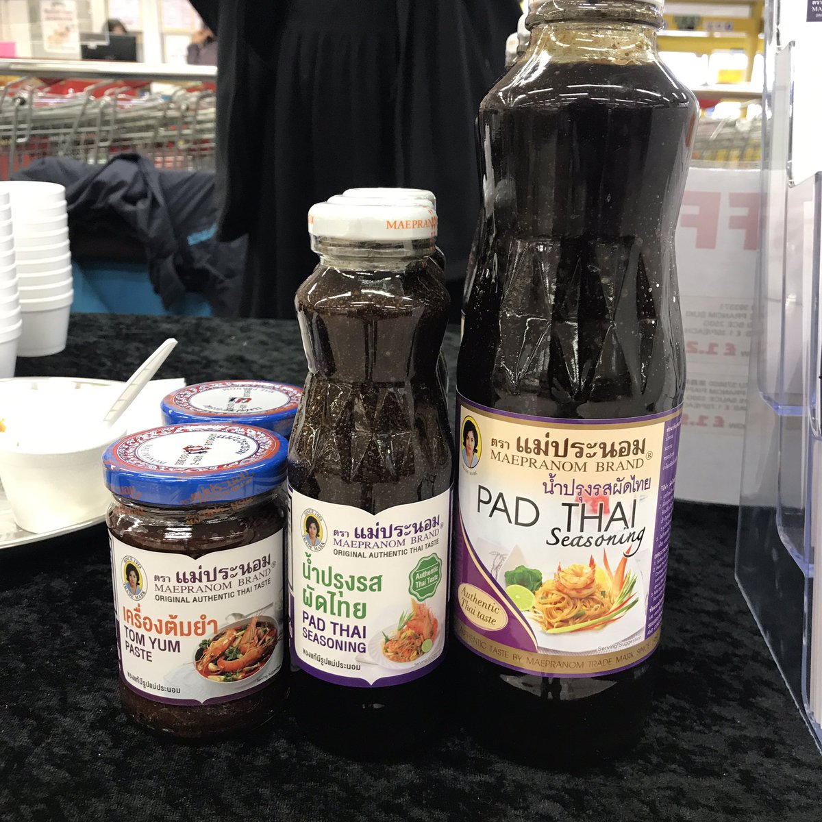 MaepranomUK's tweet photo. Final day @wingyipstore Croydon Sample our #padthai #noodles #sweetchilli #pineapple #chilli and #sukiyaki #sauces 10% #discount #thaifood https://t.co/cyqAY3LHtt