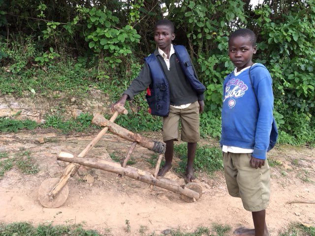 Watto28's tweet photo. Home Made Bicycle- Ugandan style https://t.co/d0mtWFBIQh