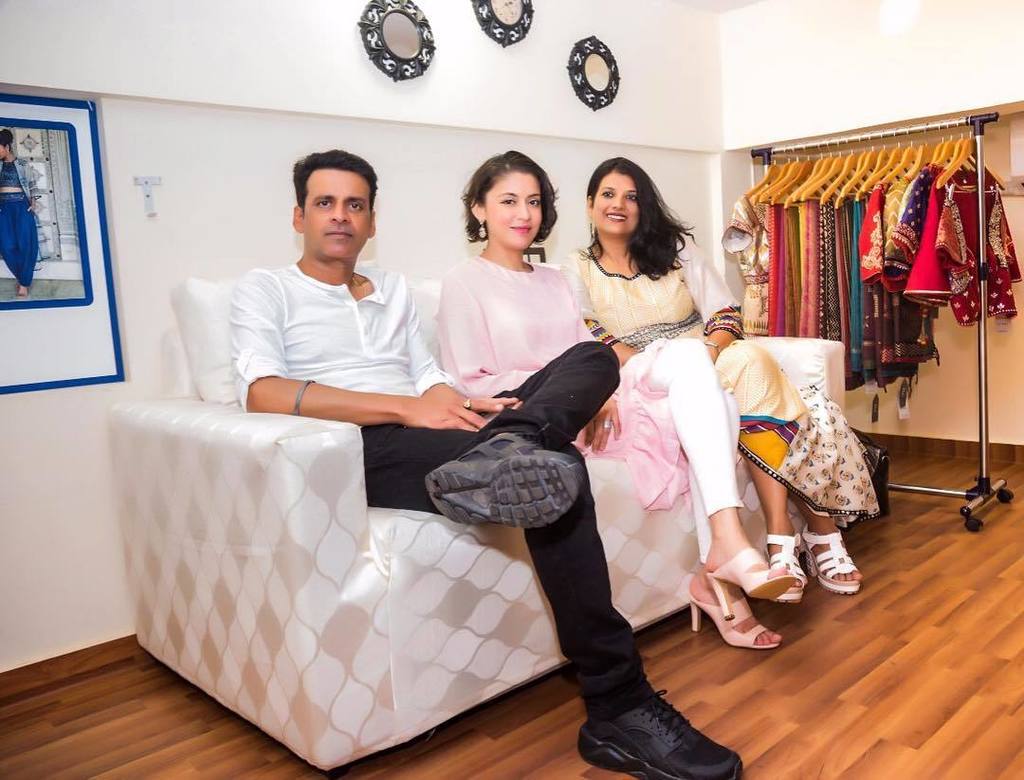 stylexperts's tweet photo. Actor Manoj Bajpayee unveiling the sudio opening of his designer sister Poonam Dubey at Stylexpert Veera Desai Road,Mumbai.#poonamdubeydesi… https://t.co/4O5EtP8Rsr
