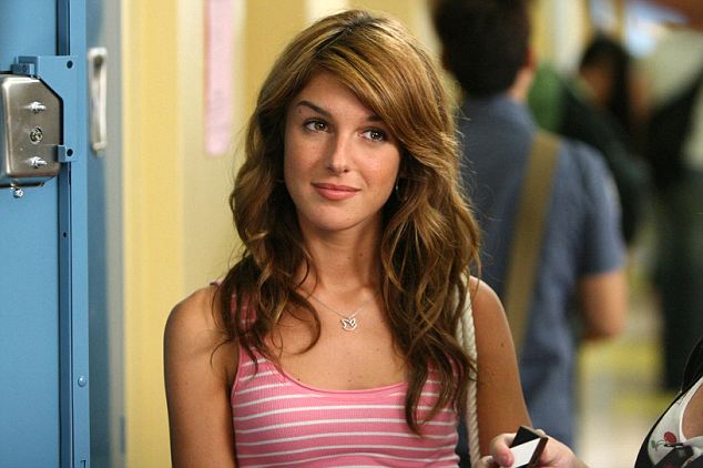 Happy birthday Shenae Grimes-Beech      