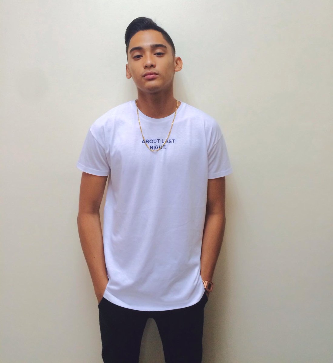 ANG POGI, DIBA? UGH!! 👊🏻💦