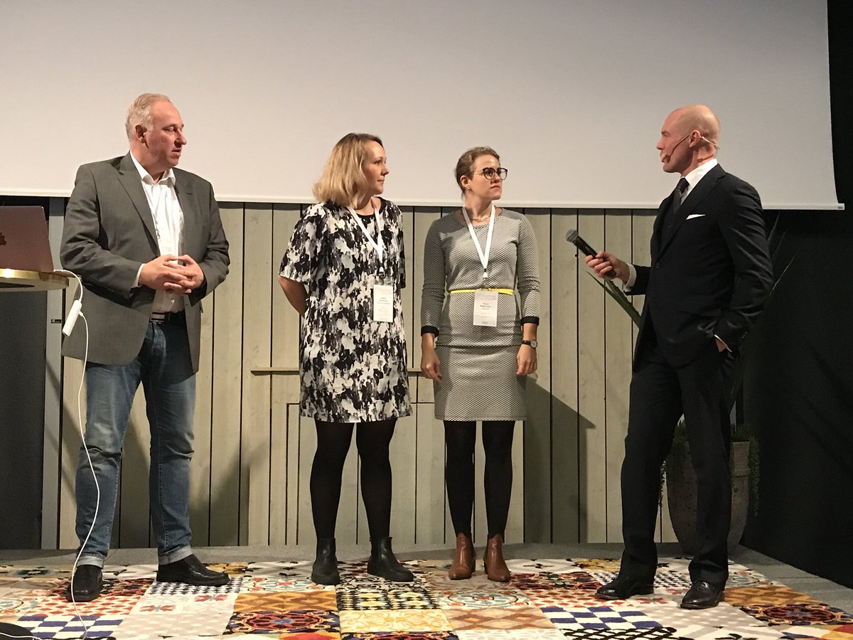 MatsWahlander's tweet photo. Workshop winner + Workshop attendee winner! #Volvocars #Innovationinaction https://t.co/jQzYilCKuS