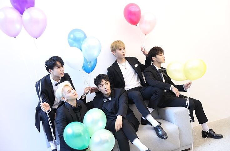 850304na's tweet photo. ちかちかちゅー！

#하이라이트 #어쩔수없지뭐
#Highlight1stwin
#CanBeBetter1stwin https://t.co/HW3Jjr1ukh