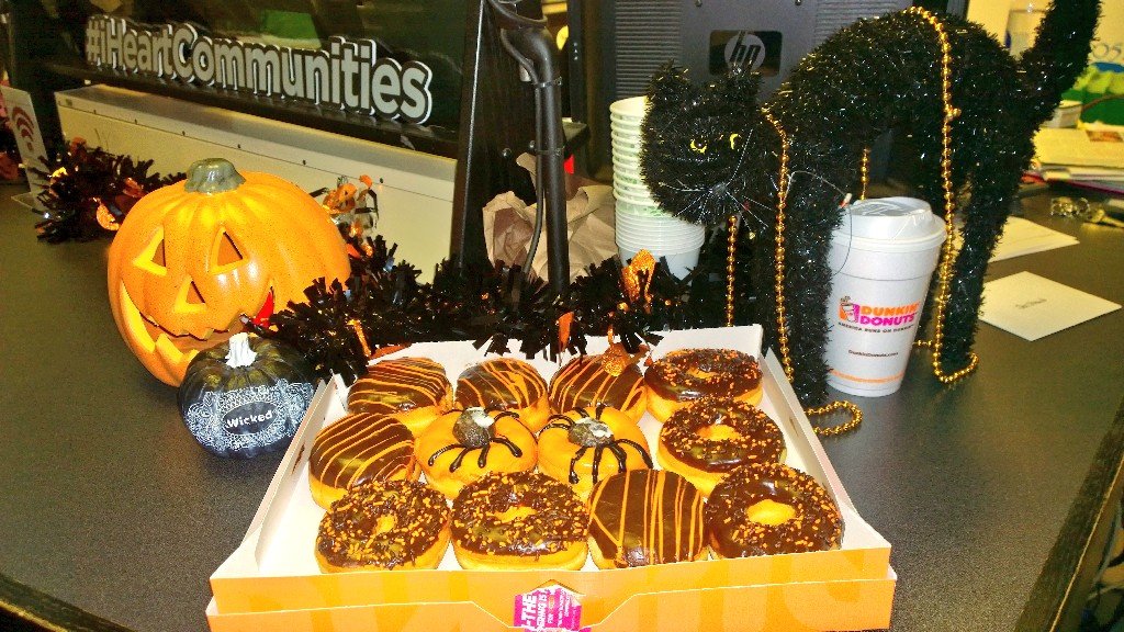 MyCTCommunity's tweet photo. #iHeartCommunities Studio...... We dare you not to have a #BostonSceamDonut #CtCool https://t.co/vgAb2tNoYY