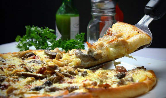 ToscanaInForma's tweet photo. Pizza finta di cavolfiore: un’alternativa al solito piatto di verdure #cucina #ricette https://t.co/6ITGolfQZo https://t.co/P6mGll94fo