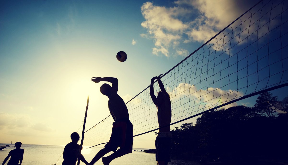 Stratatownhomes's tweet photo. Whether you're a volleyball fanatic, or just someone who enjoys a leisurely game, Strata Plantation offers a lovely court! #StrataPlantation https://t.co/1IADc9qYcG