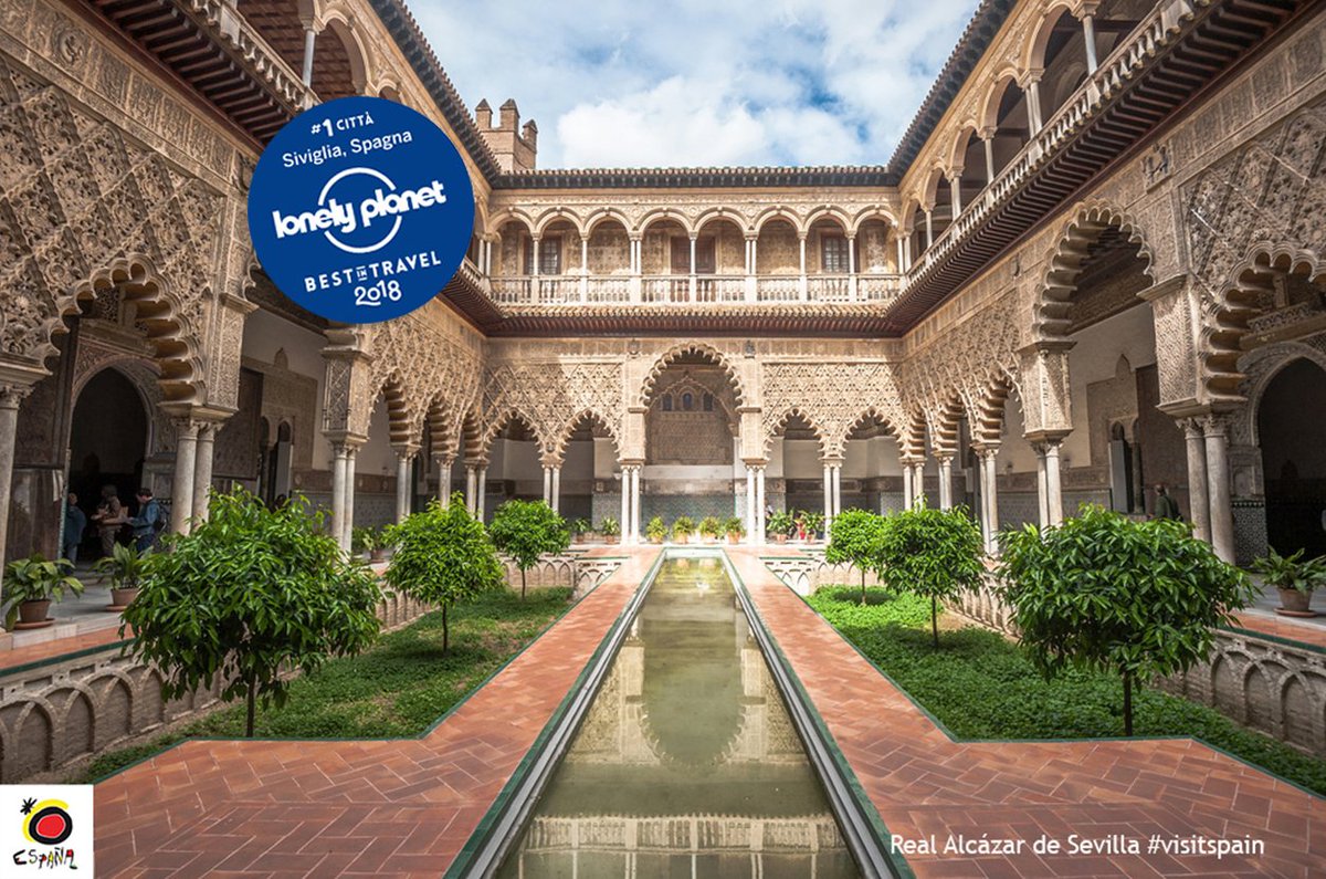 SpagnaInItalia's tweet photo. ¡Felicidades #Sevilla! La città è stata eletta come prima nella lista  Top Best In Travel 2018 di @lonelyplanetitalia @lonelyplanet_it https://t.co/PQCsXEPmgy