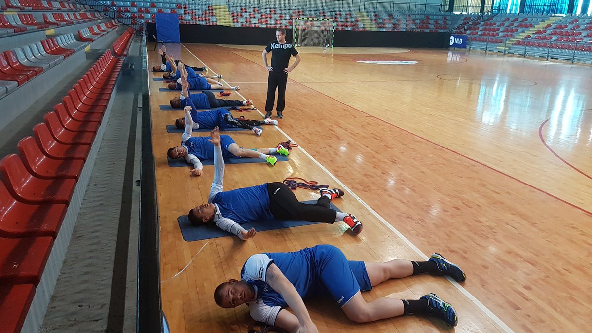 SiolSportal's tweet photo. Slovenski reprezentanti na testiranju, član Barcelone pa na tribuni. https://t.co/PAt0eEJBdV #SLOhandball https://t.co/o0Y5nieKOS