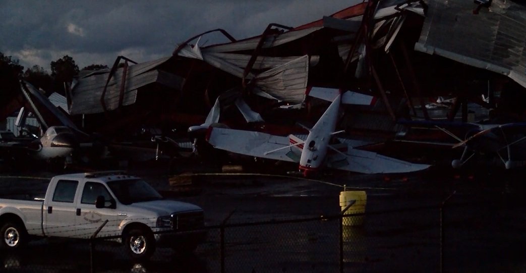 InterTVAZ's tweet photo. Nueve tornados azotan distintas localidades en las Carolinas, al este de los Estados Unidos. https://t.co/ffX0UoSz7C