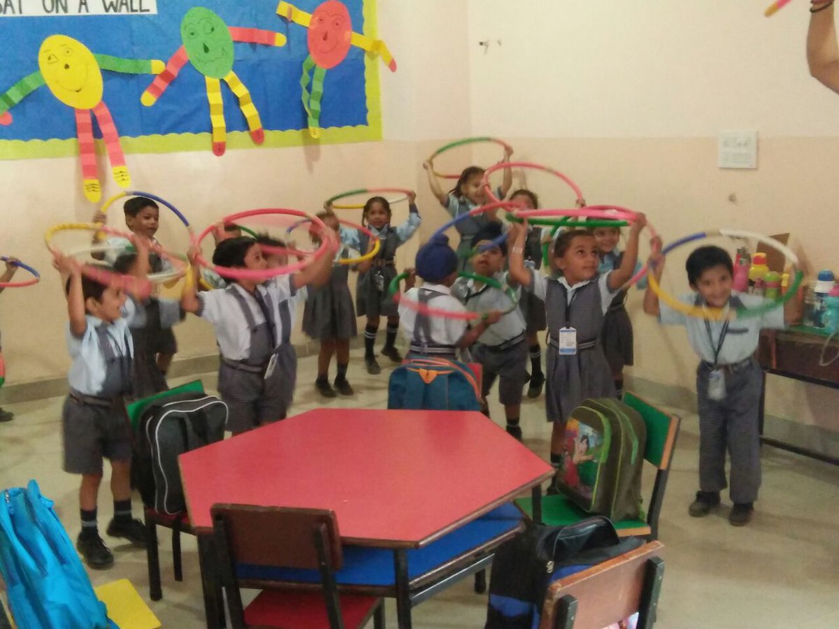 Shamshe83865962's tweet photo. @pkdhillon08 ,@babybehl @karamjeet80kaur Grade nursery doing some fun activities during edusports periods for fitness. https://t.co/pGG4PcO9k0