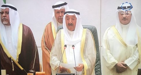 Almajlessgcc's tweet photo. أمير  #الكويت : على المواطنين الابتعاد عن التراشق العبثي في #الأزمة_الخليجية ، والالتزام بالتهدئة #مجلس_التعاون_الخليجي https://t.co/IzHAfExvjW