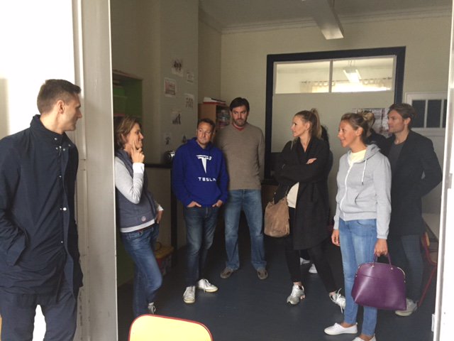 ourjob2's tweet photo. With the money collected with their cheese &amp; wine lunch, PBC Brussels East has spent a great day painting @school Anne Missone with #ourjob2 https://t.co/1Lvn8JBRWK
