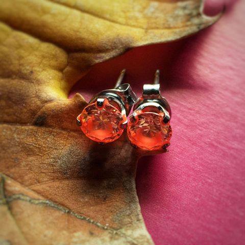StudexHungary's tweet photo. #Studex #Earring #Autumn #autumncolours #autumncolours https://t.co/sCXiRe61oF