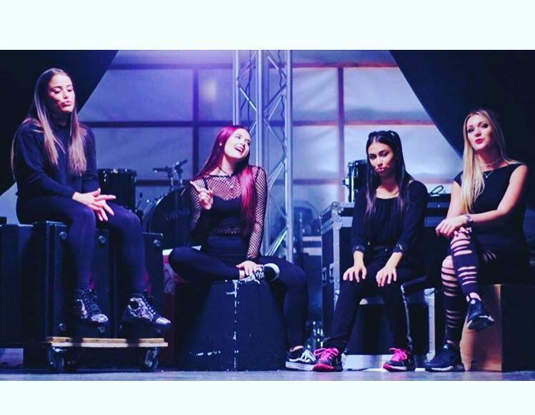 Bam_saffron_143's tweet photo. @Official4Seen @E4StageSchool love this girlband ❤️🎧 🎤 I can't wait for all the episodes ❤️❤️❤️❤️❤️❤️❤️❤️❤️❤️ love you guys soooooo much https://t.co/hsmb86Xwio