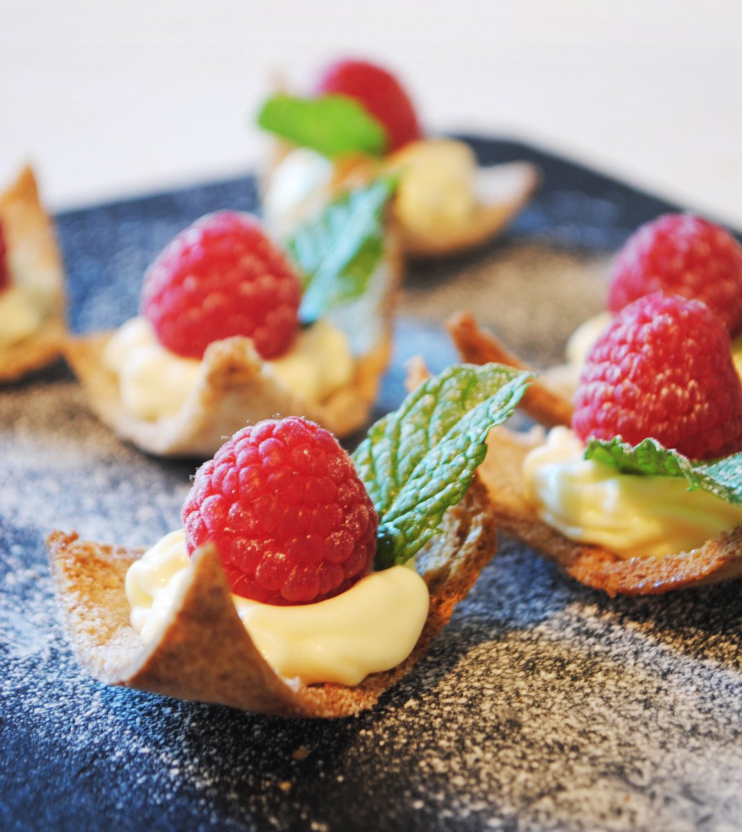 Happy_Igloo's tweet photo. Planning a party? My #glutenfree @geniusfoods fruity syllabub toasts are the bees knees! https://t.co/NvfkyaeJCC #NewGeniusThinking #coeliac https://t.co/F6e5meE6xU