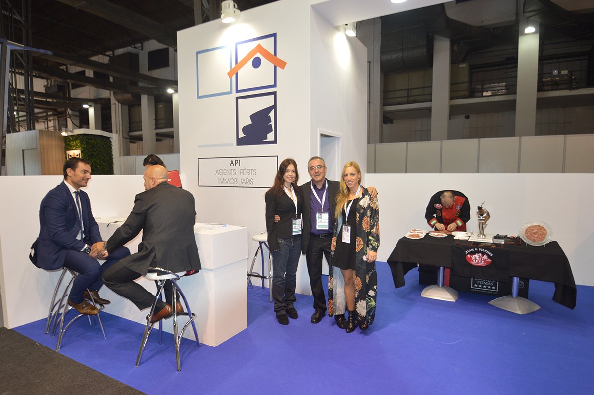 tramitainfo's tweet photo. Ha sido un placer representar a nuestros clientes un año más en el #BMP2017 junto a los compañeros de la @AsociacionAPI. ¡Hasta la próxima! https://t.co/kR8KZ9hlwf