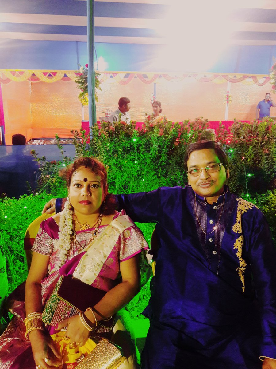 abir_sadhukhan's tweet photo. @pushpita571    amar mom and dad tomar big fan... tume khup bhalo acting koro.. so.. plz. Kichu reply dio.. #pushpita di😢😢 https://t.co/VxH4FacohJ