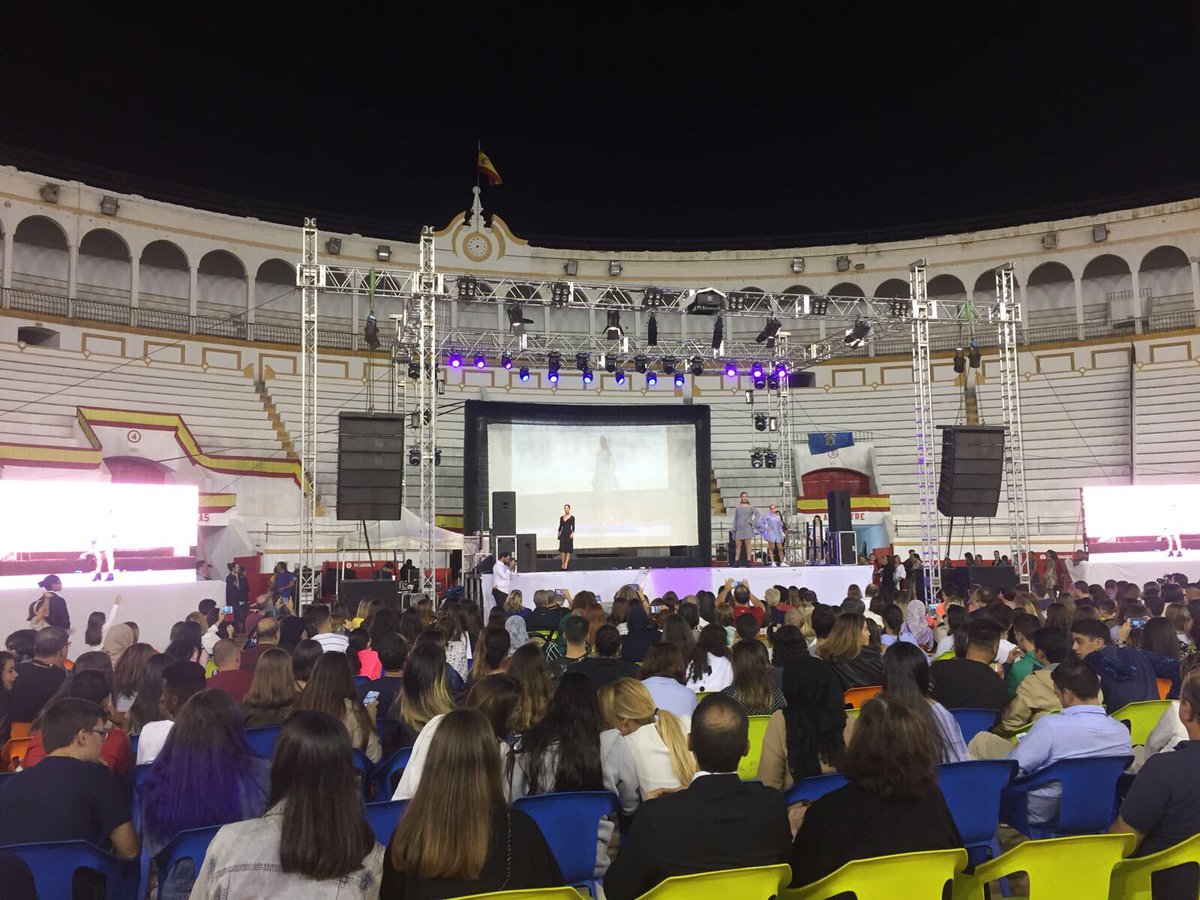 imorenomelilla's tweet photo. Lamia K. demuestra ignorancia supina cuando divaga sobre Feria de Emprend. No sabe ni en la edición en la q estamos... #jóvenesprotagonistas https://t.co/pk9QW5xIi9